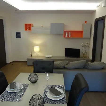 Apartman La E Bella *